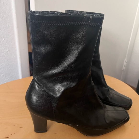 Aerosoles Heeled Ankle Boots Black Faux Leather 3 inch Fall Fashion Zip Up 10 - Picture 4 of 11